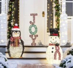 Light Up Penguin Christmas Decoration 3ft -Christmas Decoration Shop 3ft 140 LED Cotton Penguin Yard Light 2 600x559 1