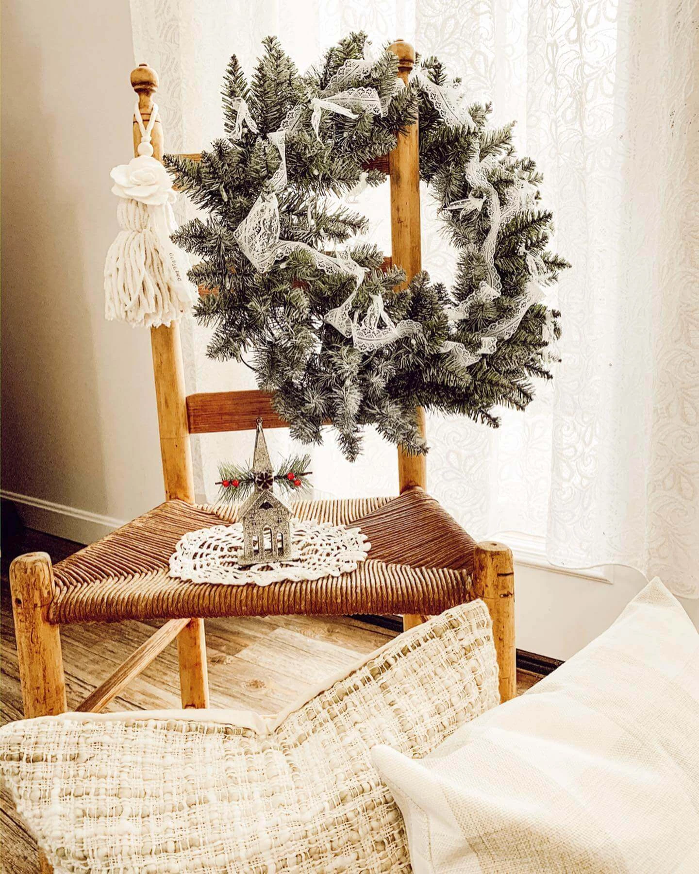 King Of Christmas 24" Tribeca Spruce Blue Wreath With Warm White LED Lights (Battery Operated) 7 King Of Christmas 24" Tribeca Spruce Blue Wreath With Warm White LED Lights (Battery Operated) - Image 5