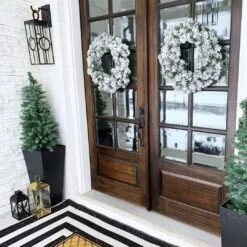 King Of Christmas 24" King Flock® Wreath With Warm White LED Lights (Battery Operated) 18 King Of Christmas 24" King Flock® Wreath With Warm White LED Lights (Battery Operated) -Christmas Decoration Shop 85d9fc9ad6104e6c6c32ea1b92240f4a 7a2729cf 9d2b 4353 bc19 0dc74f01e660