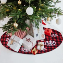 Red And Black Snowflake Buffalo Plaid Tree Skirt 36in -Christmas Decoration Shop Red and Black Buffalo Check Plaid Tree Skirt 48in 4 result 600x600 1